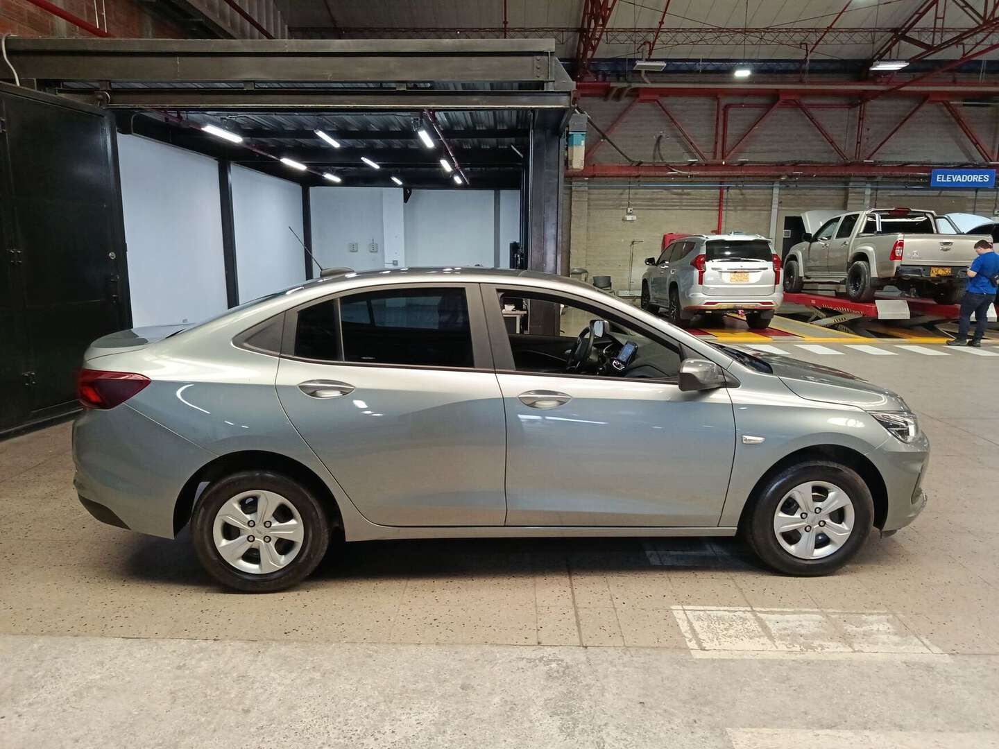 Chevrolet - Onix - 2025