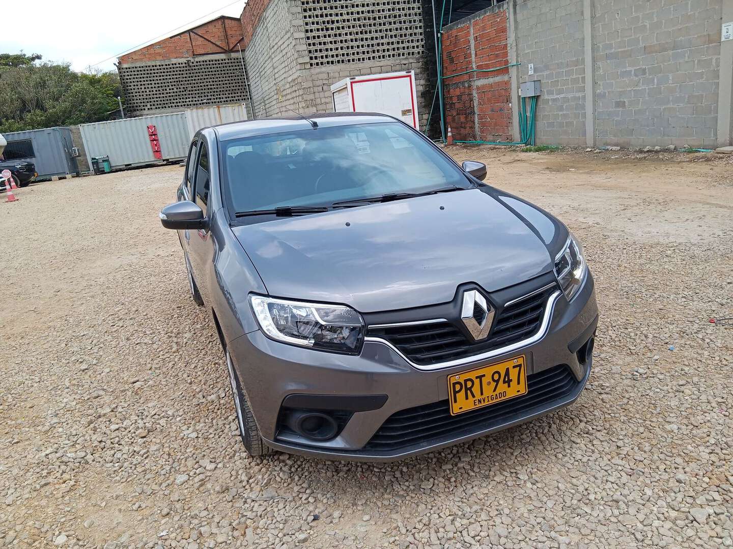 Renault - Logan - 2026