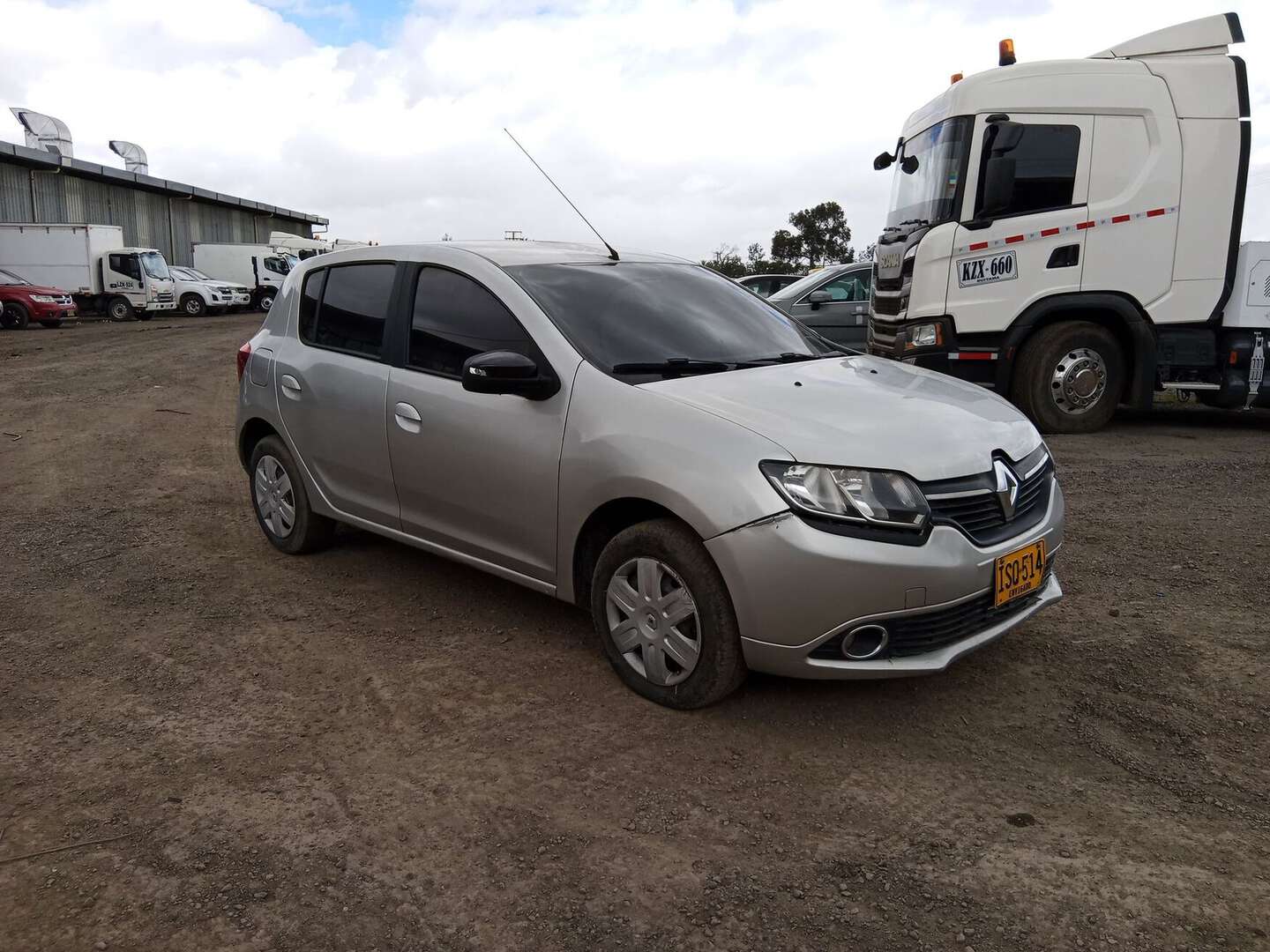 Renault - Sandero - 2016