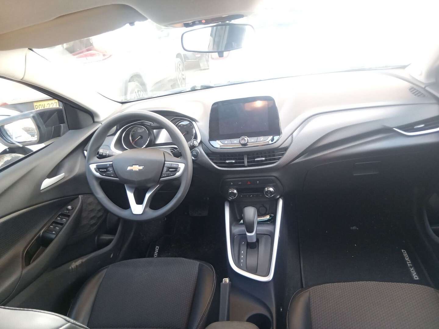 Chevrolet - Onix - 2025