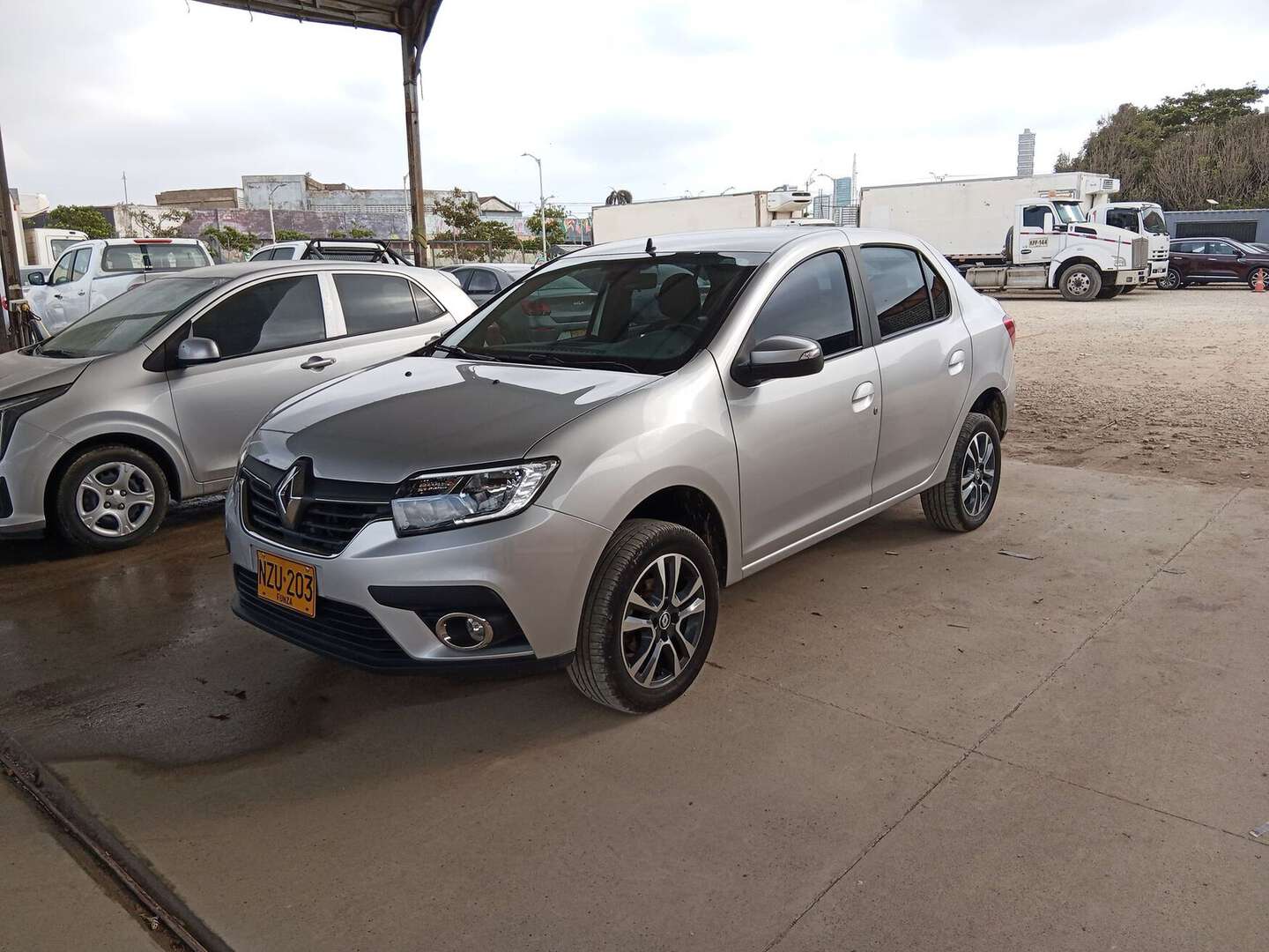 Renault - Logan - 2026