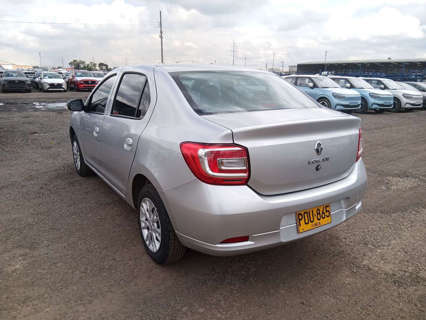 Renault - Logan - 2026