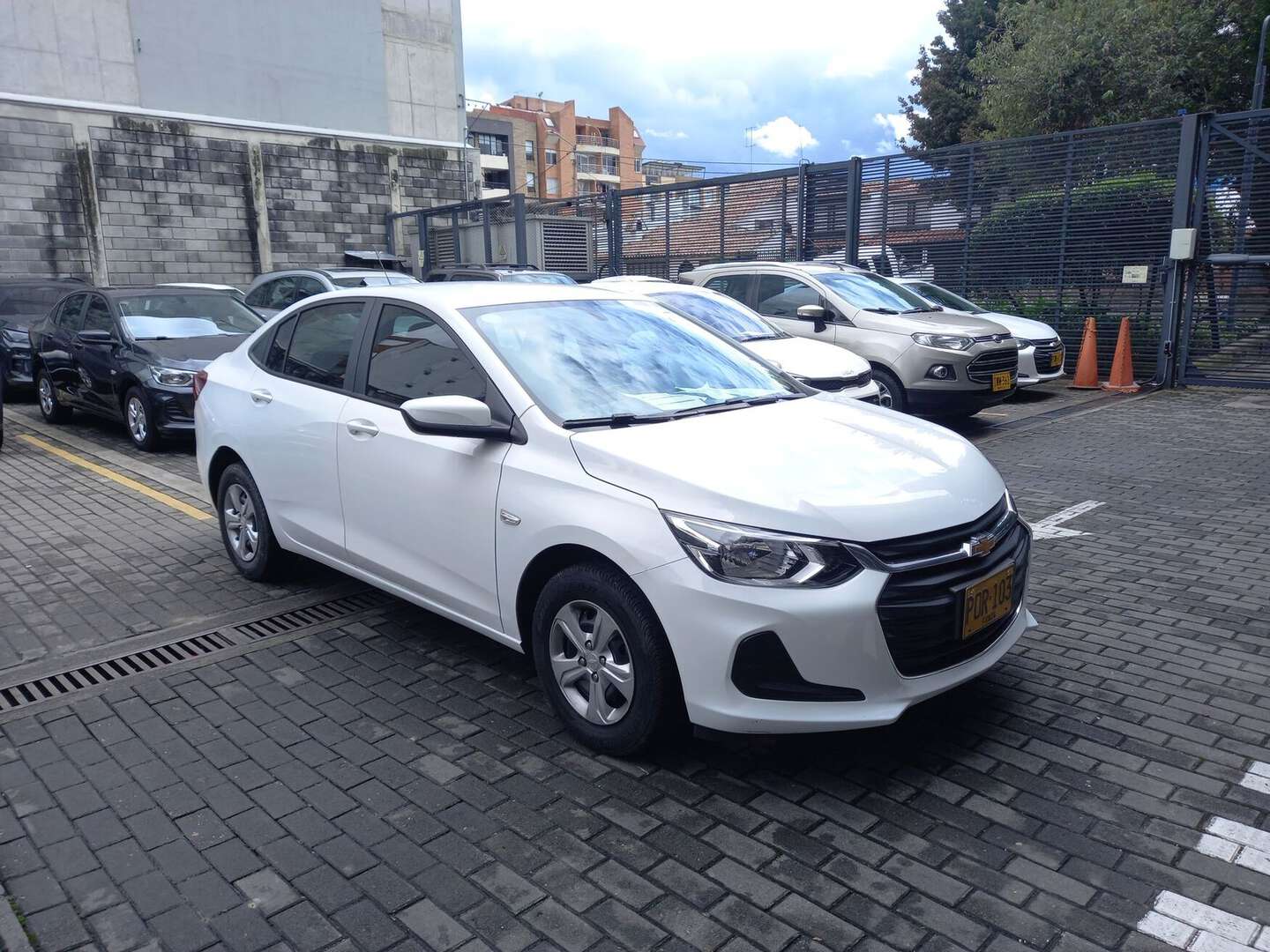Chevrolet - Onix - 2025