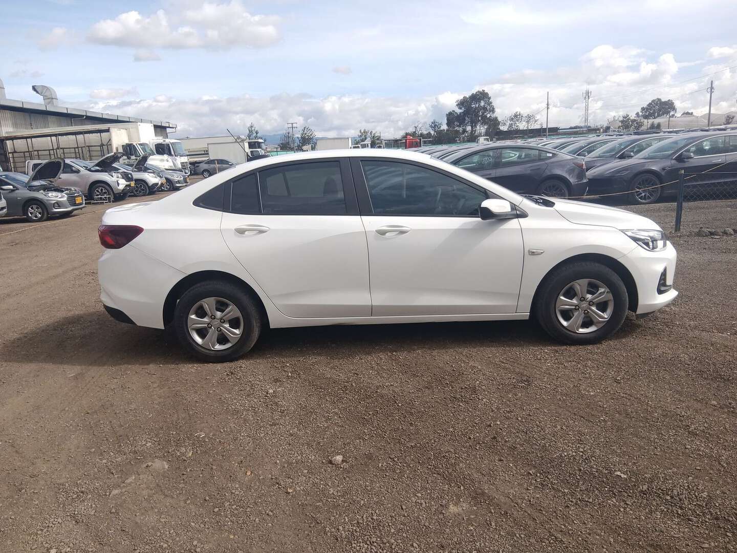 Chevrolet - Onix - 2025