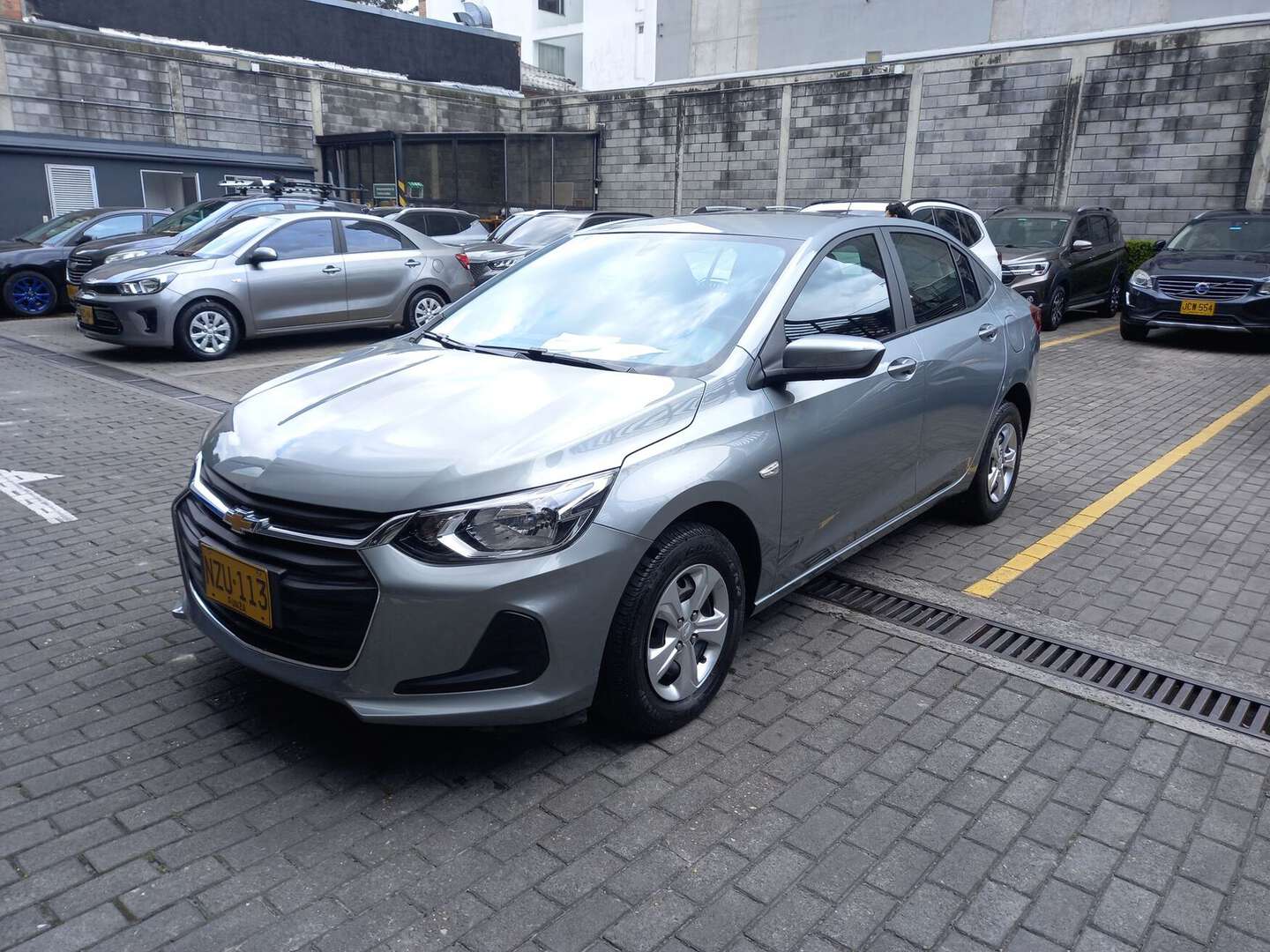 Chevrolet - Onix - 2025