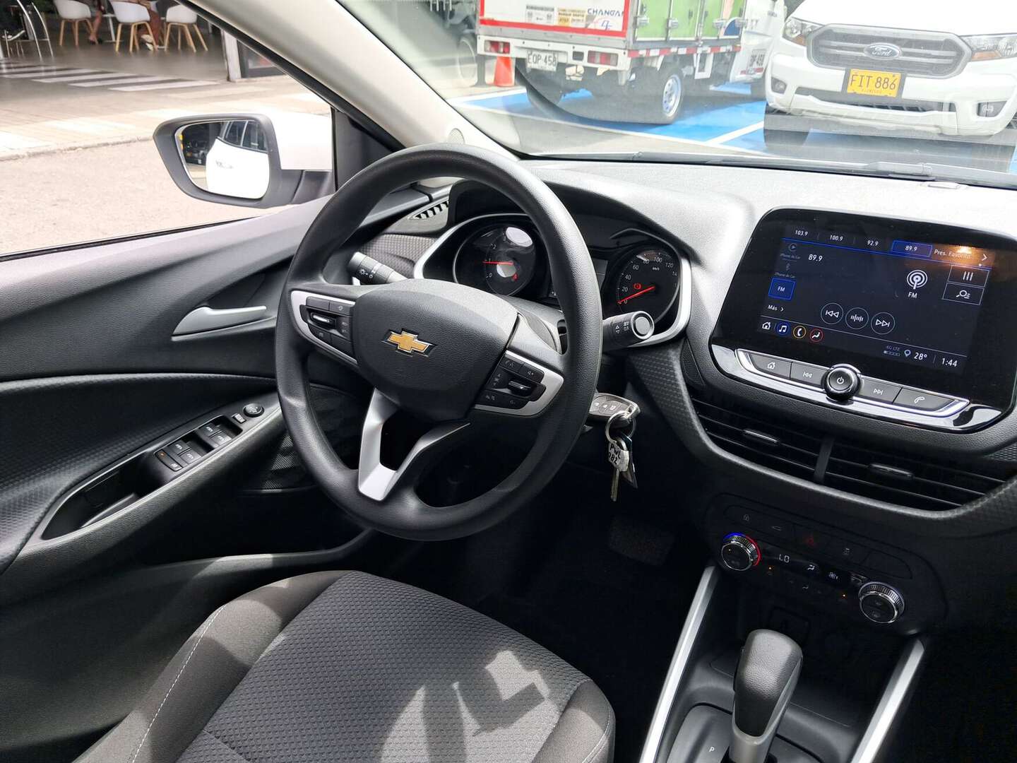 Chevrolet - Onix - 2025
