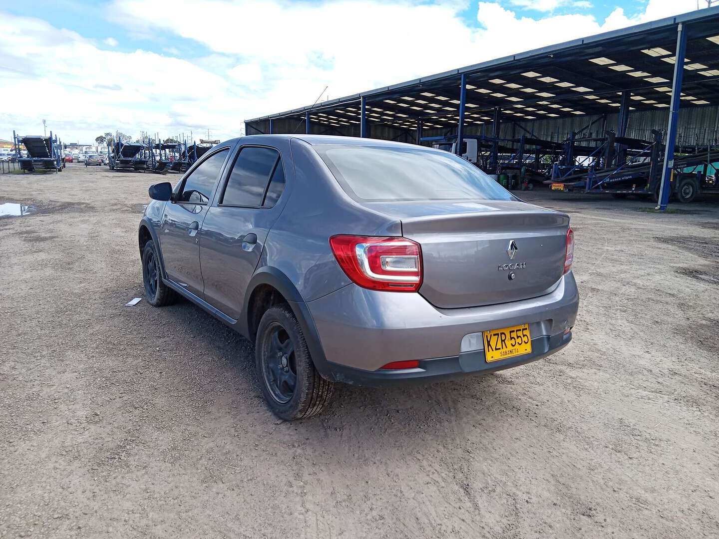 Renault - Logan - 2022