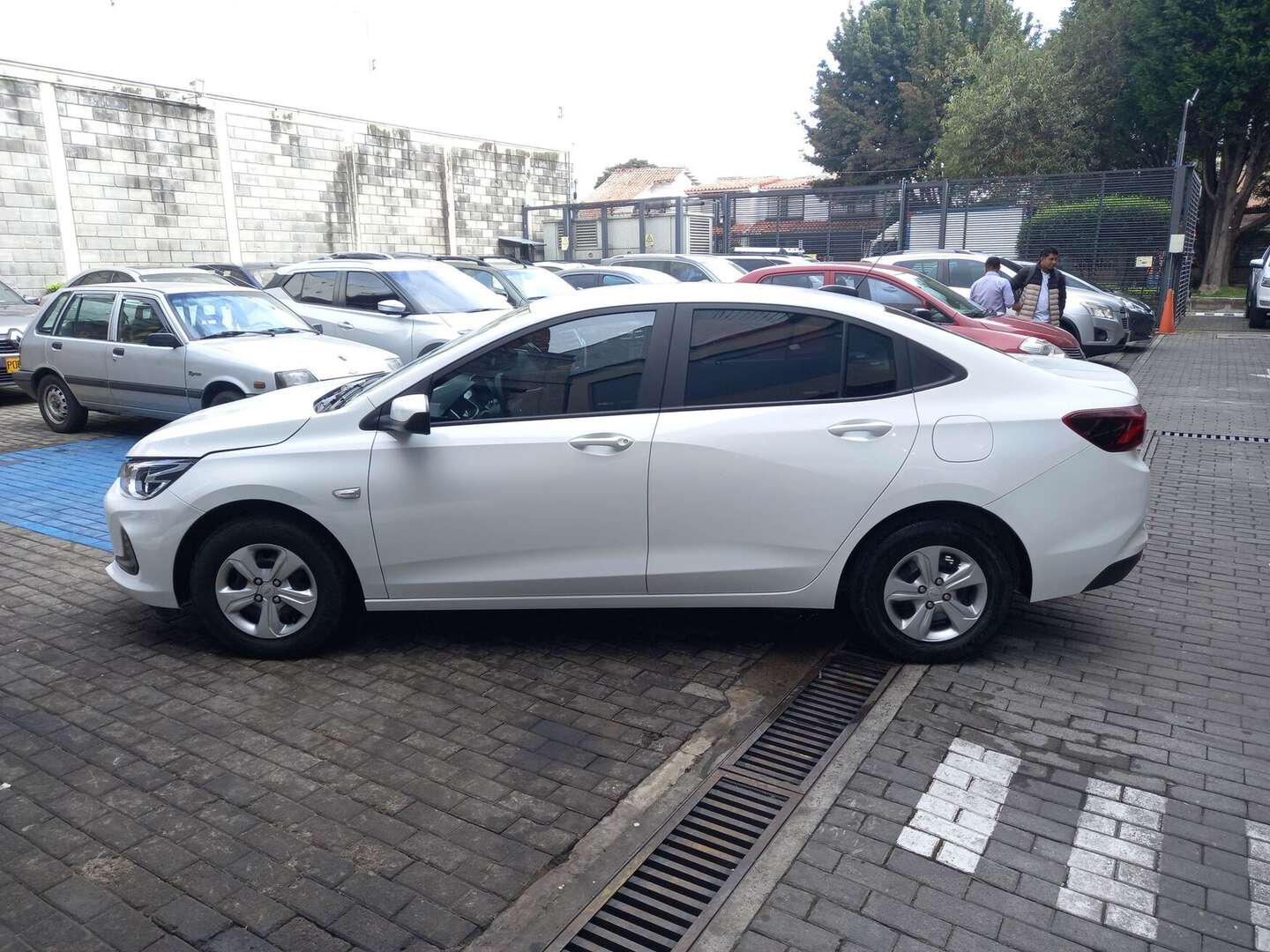 Chevrolet - Onix - 2025