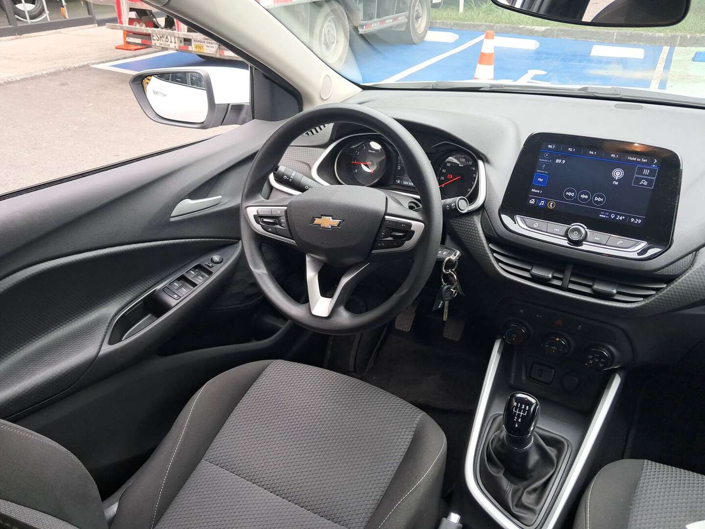 Chevrolet - Onix - 2025