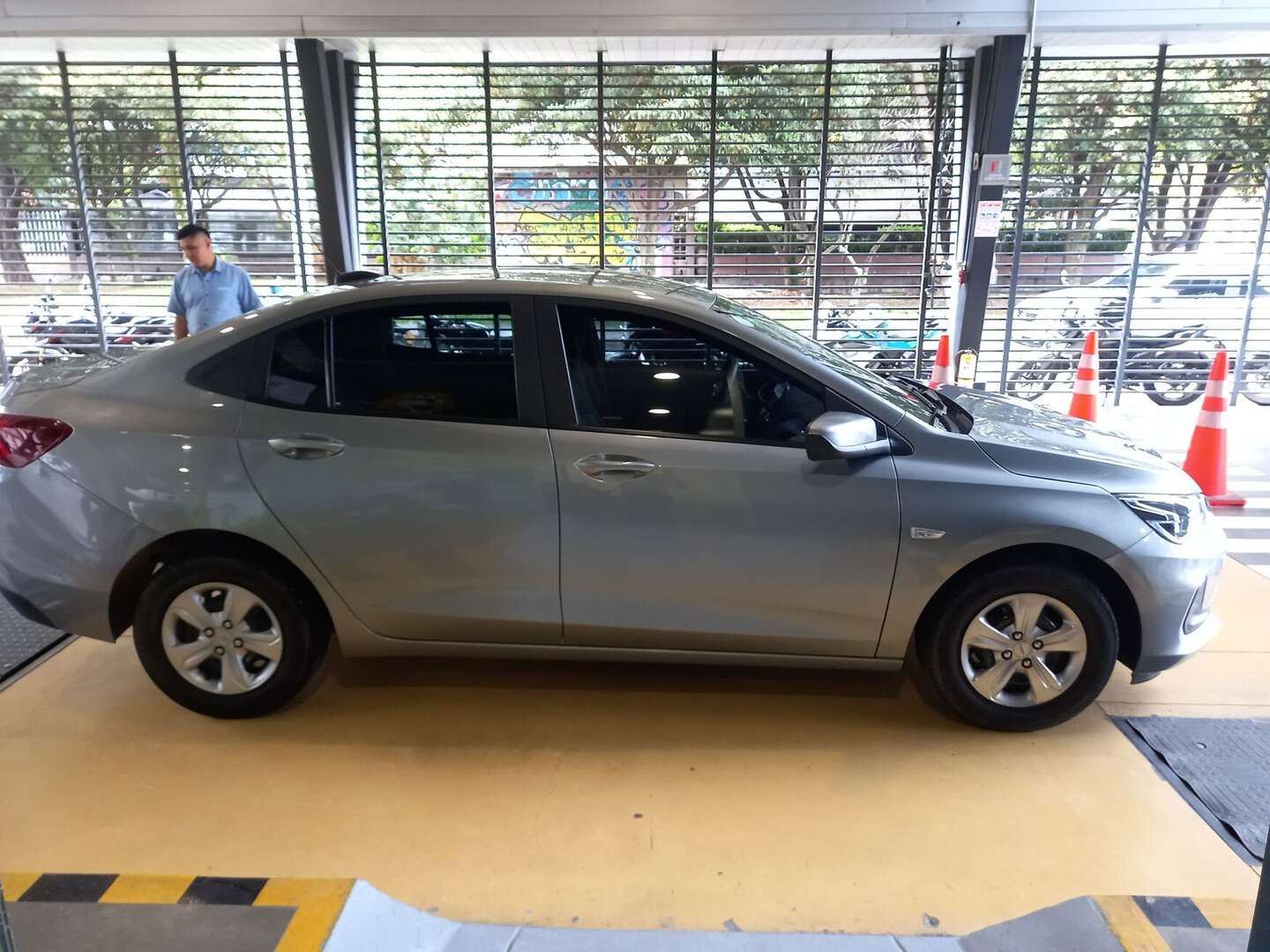 Chevrolet - Onix - 2025