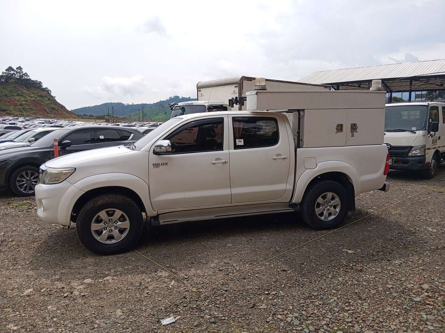 Toyota - Hilux - 2016