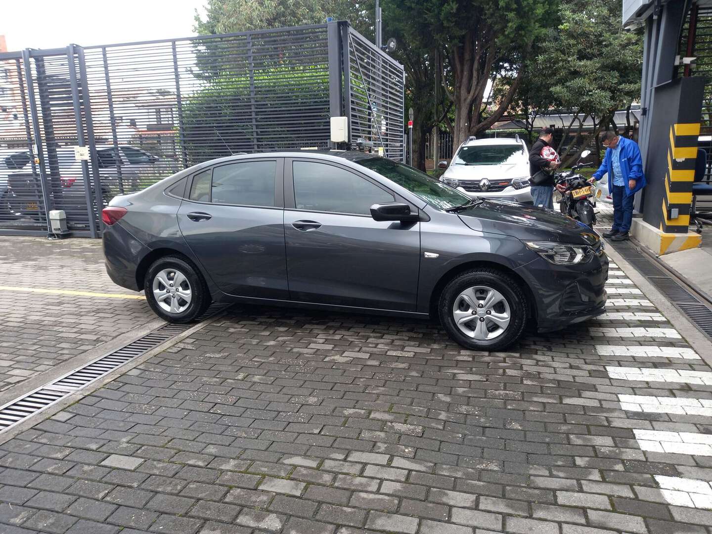 Chevrolet - Onix - 2025