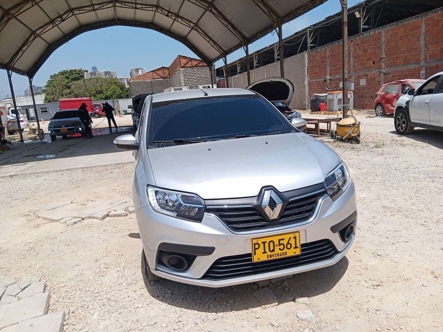 Renault - Logan - 2025