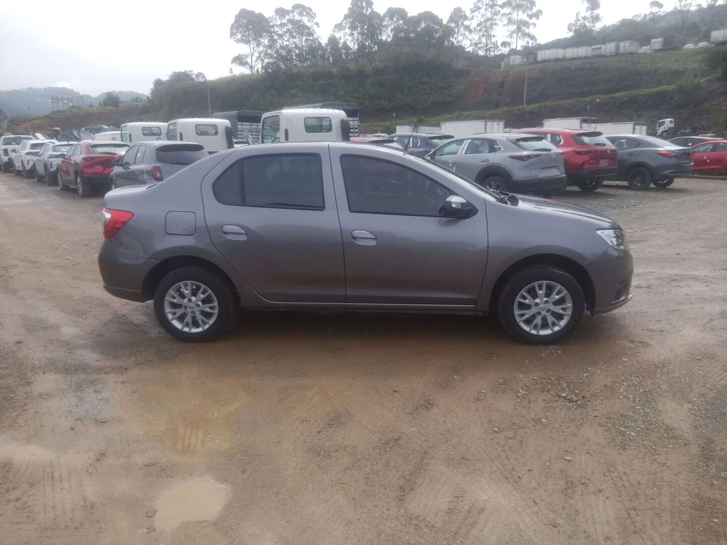 Renault - Logan - 2026