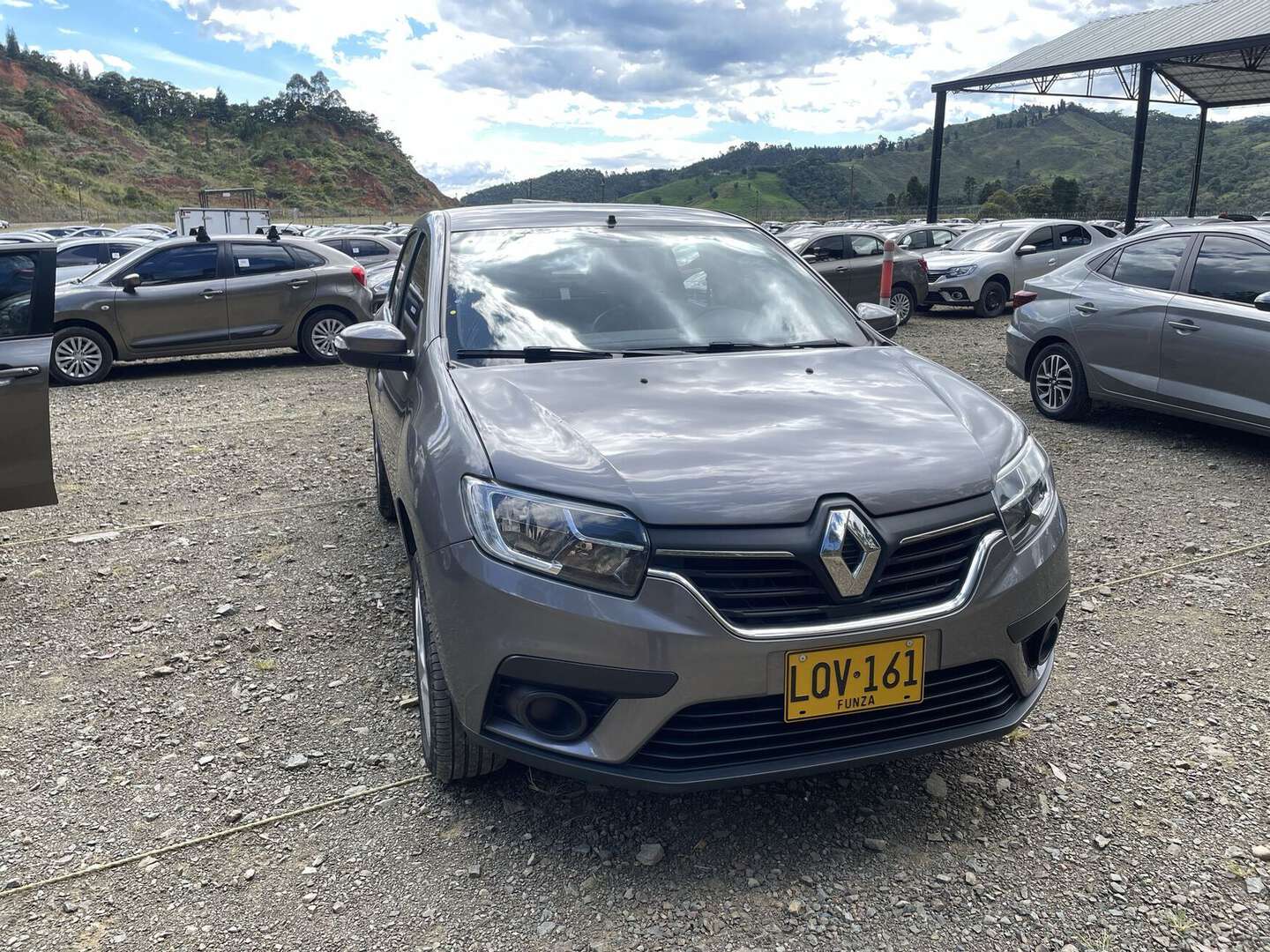Renault - Logan - 2023