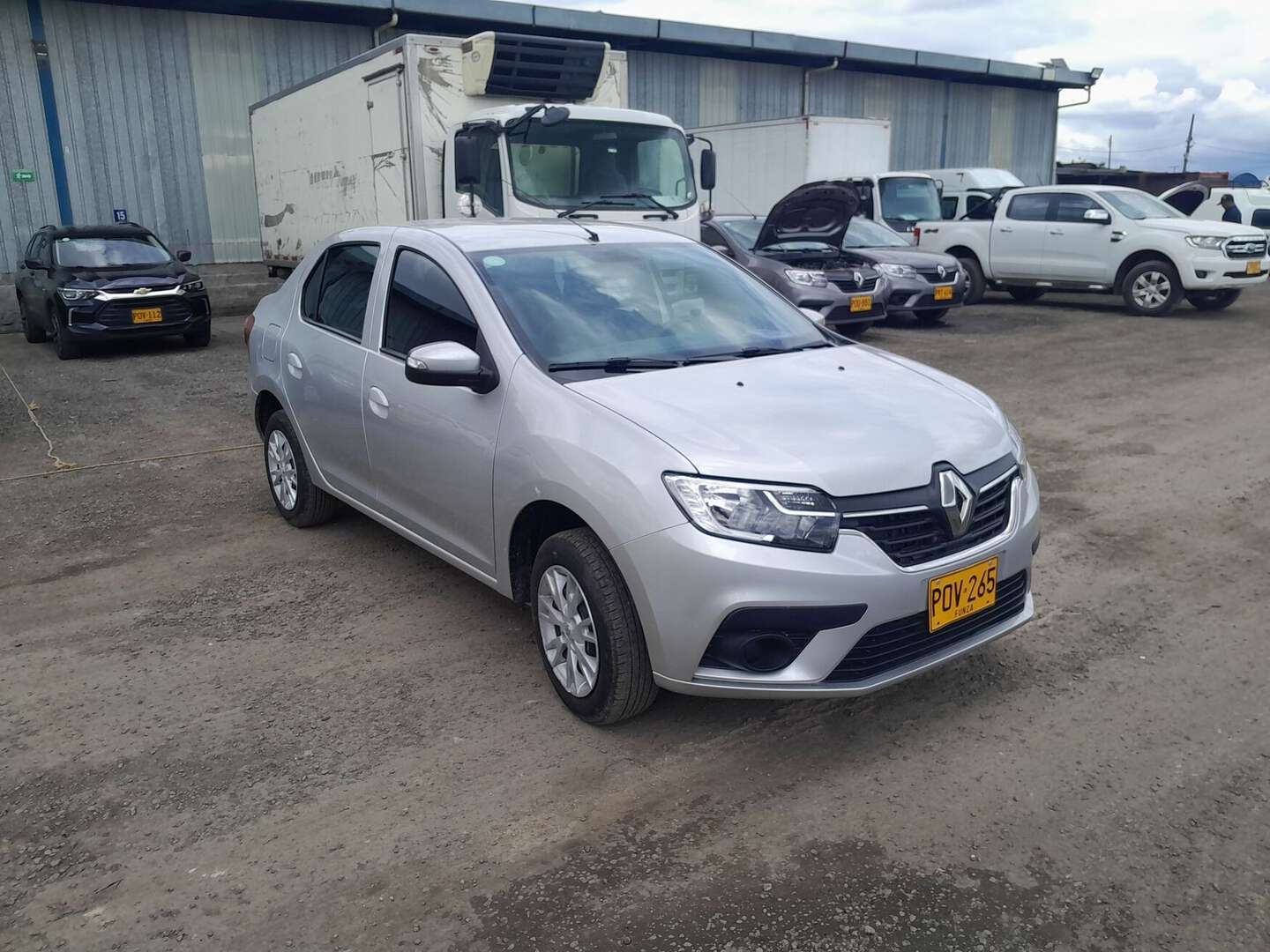 Renault - Logan - 2026