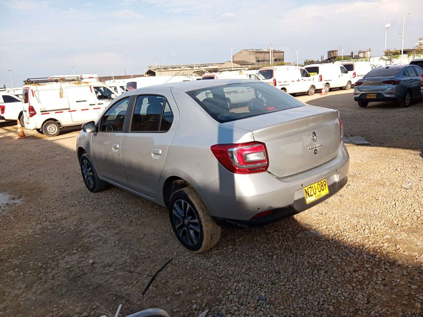 Renault - Logan - 2026