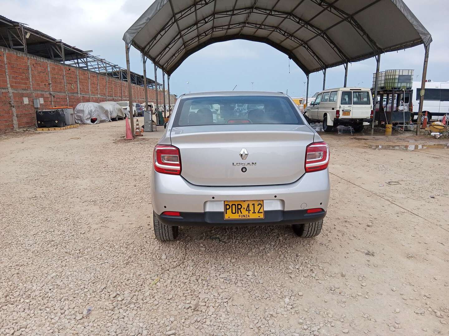 Renault - Logan - 2026