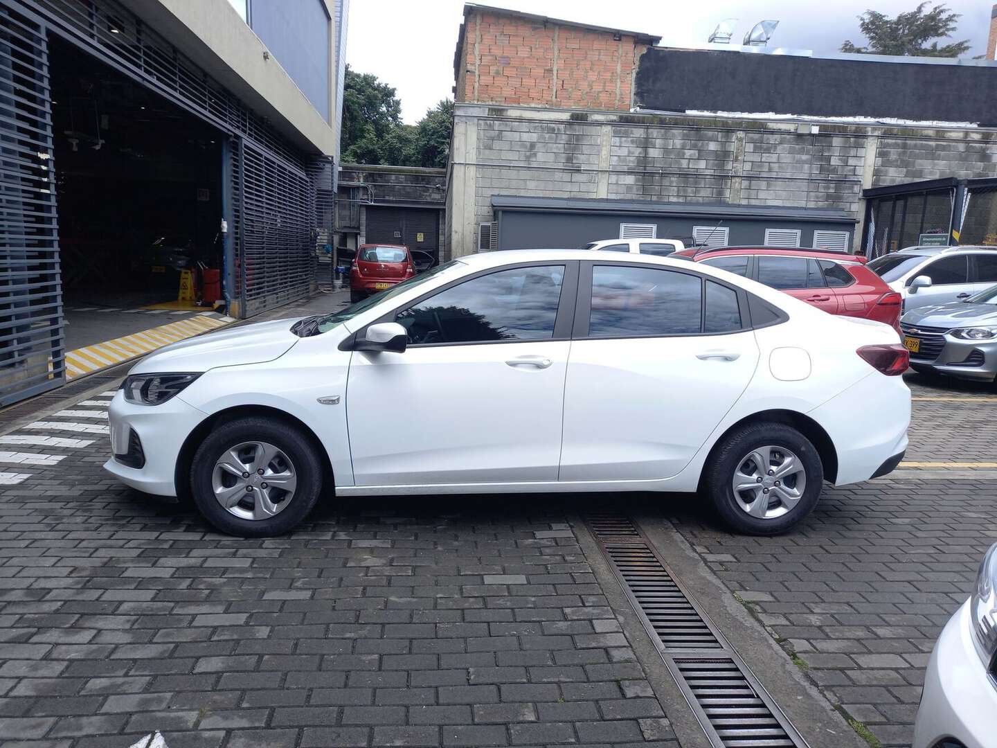 Chevrolet - Onix - 2025