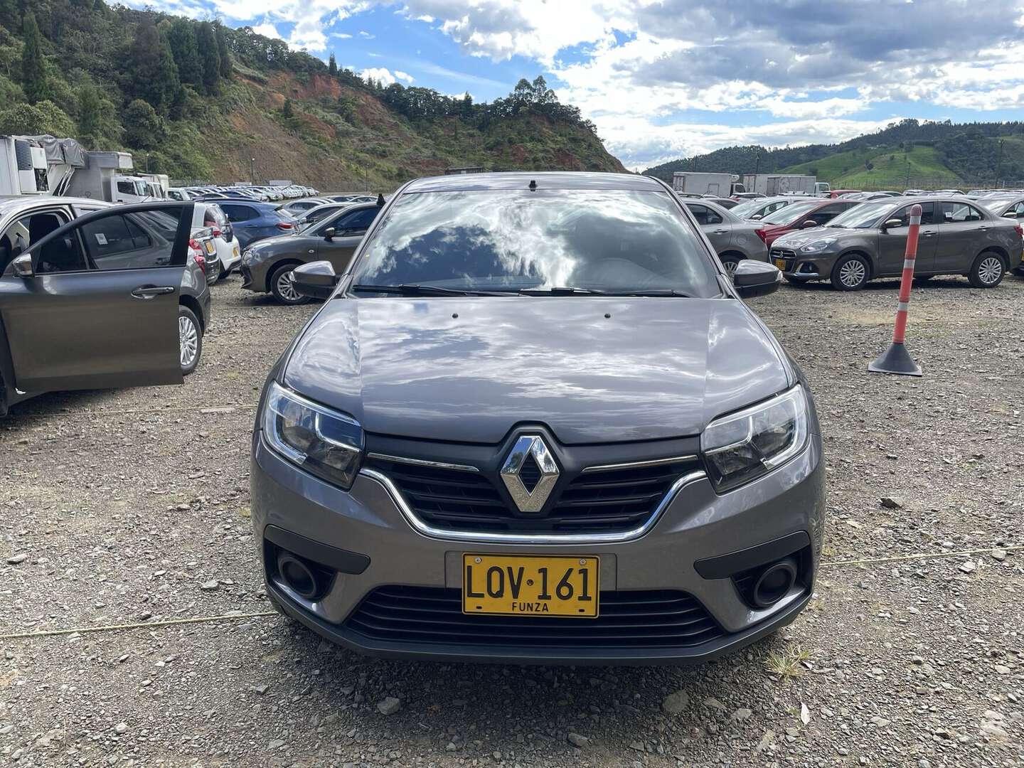 Renault - Logan - 2023