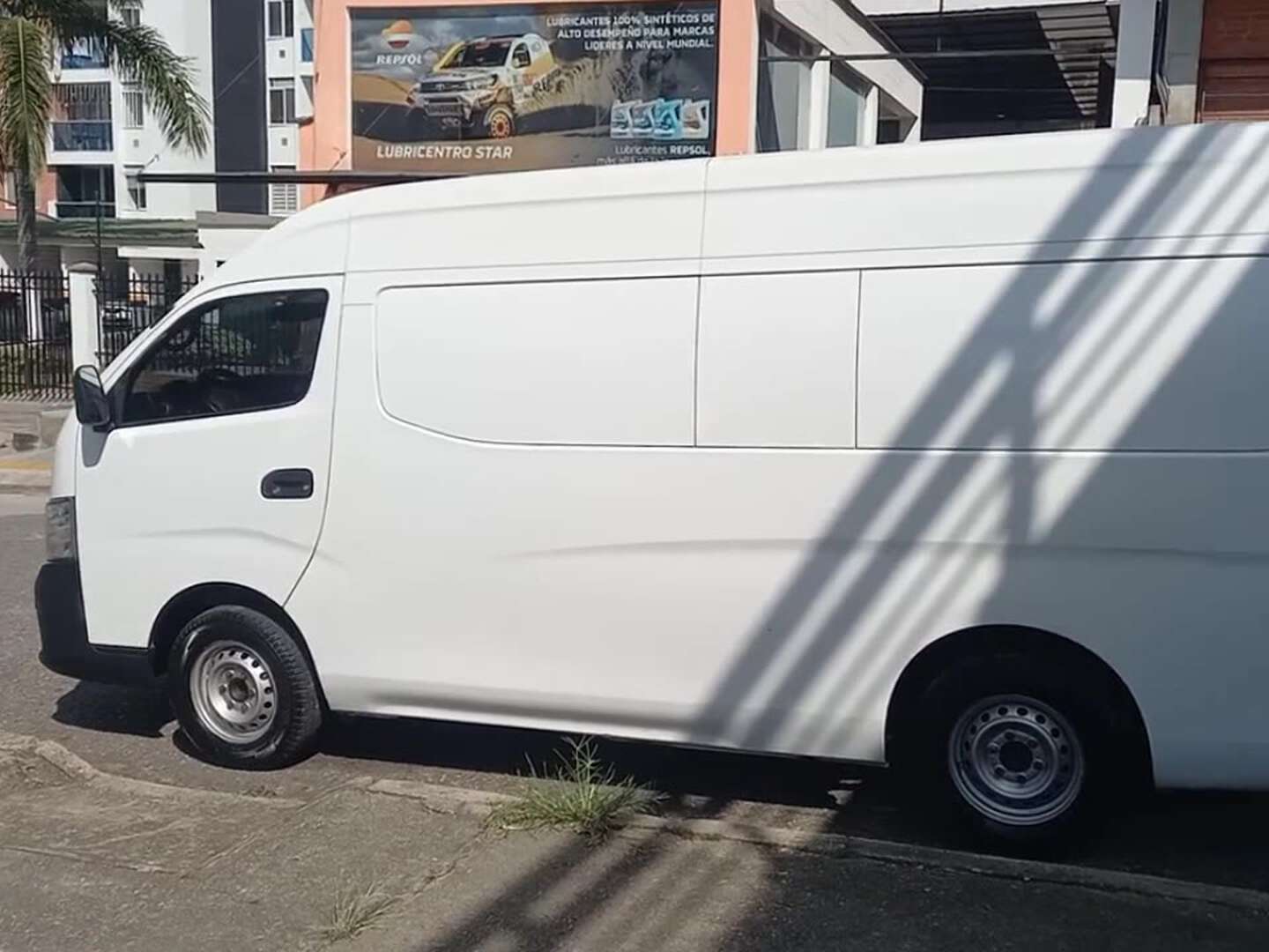 Nissan - Urvan - 2019