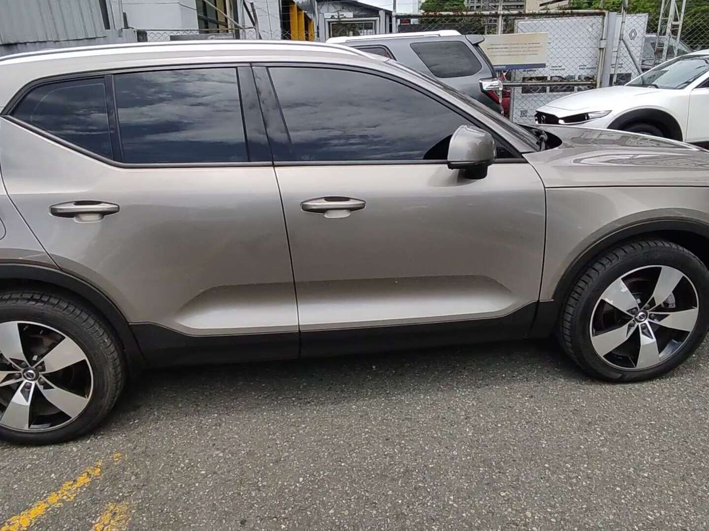 Volvo - XC40 - 2021