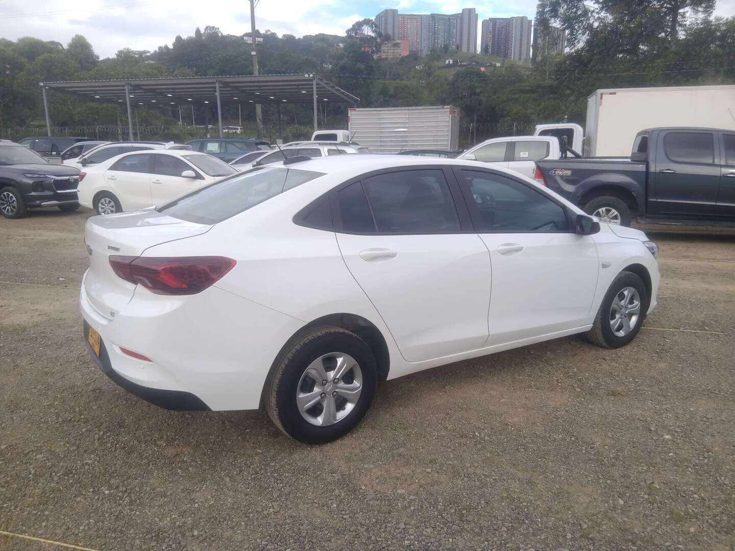 Chevrolet - Onix - 2025