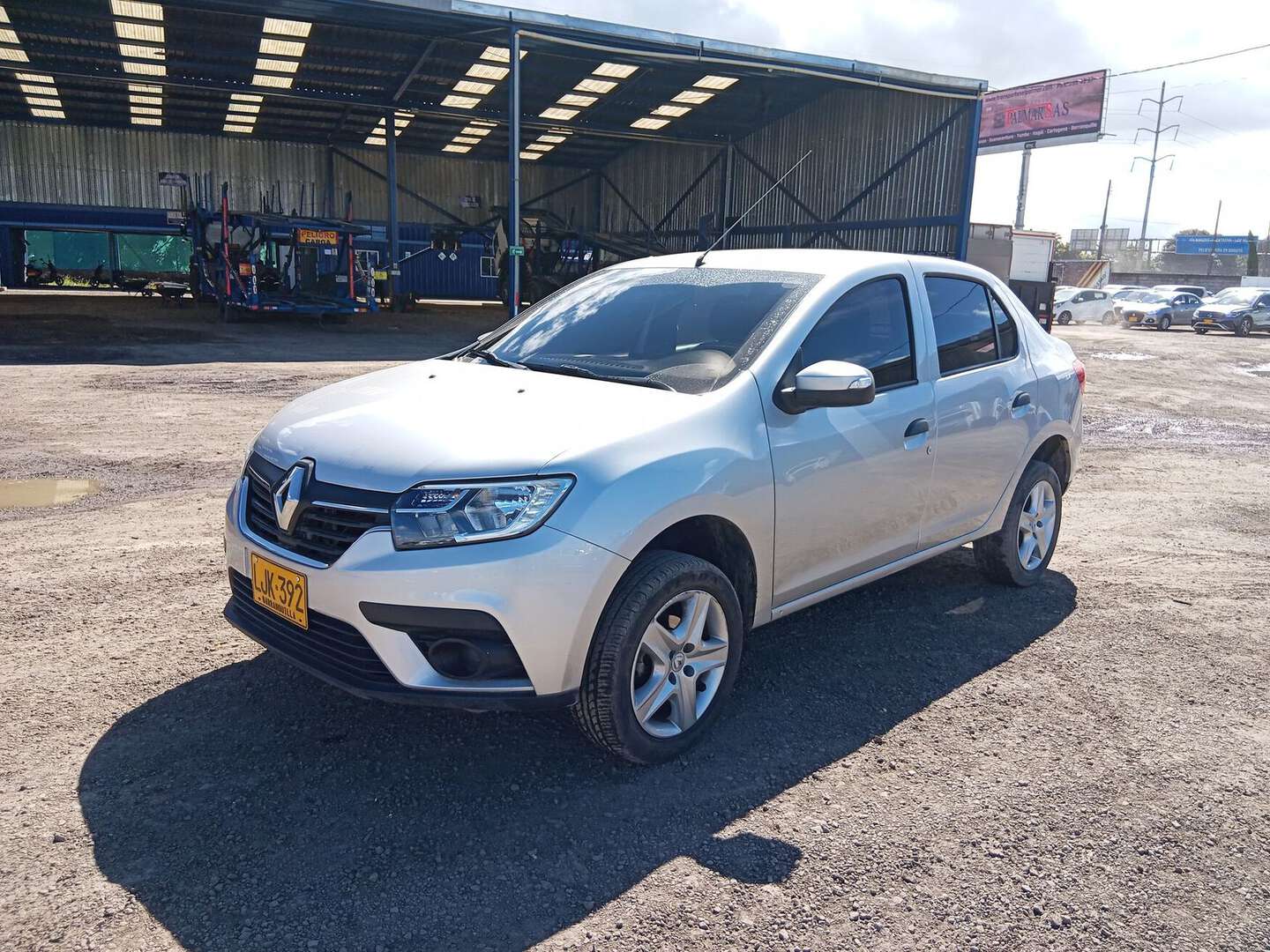 Renault - Logan - 2023