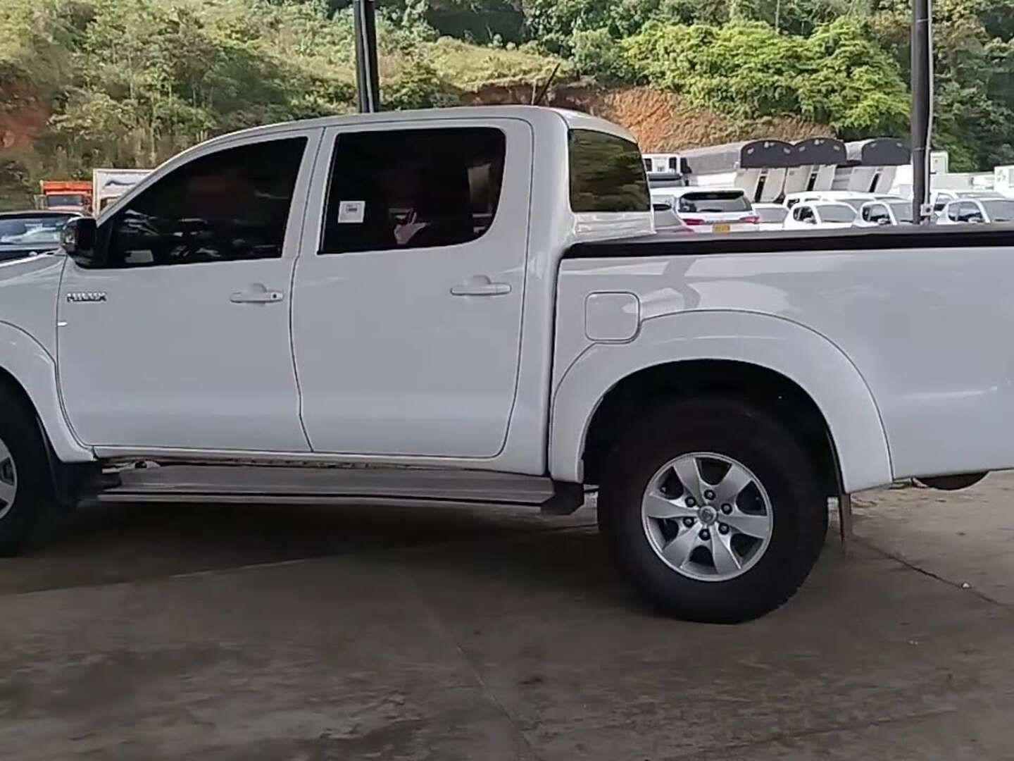 Toyota - Hilux - 2016