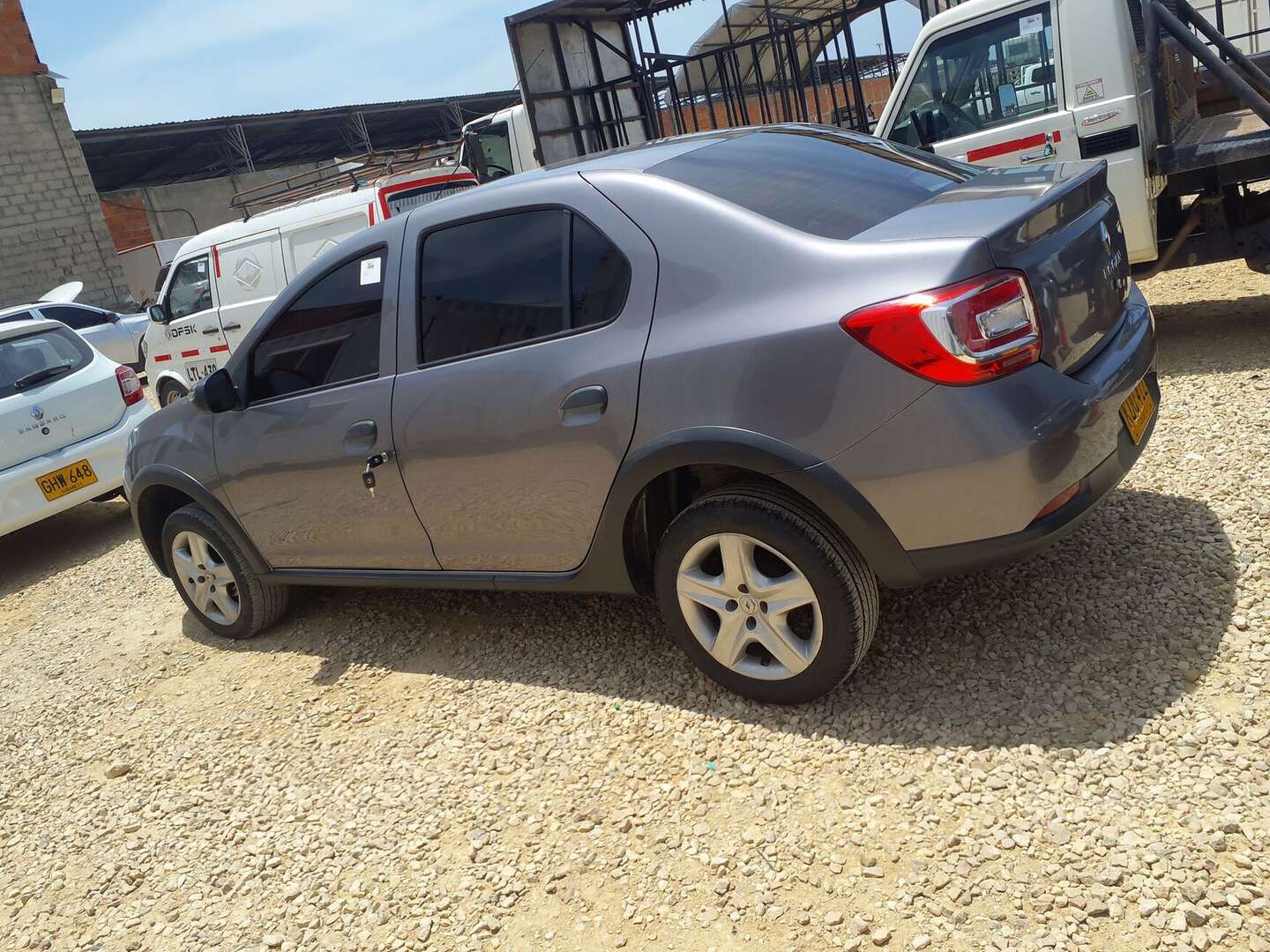 Renault - Logan - 2022