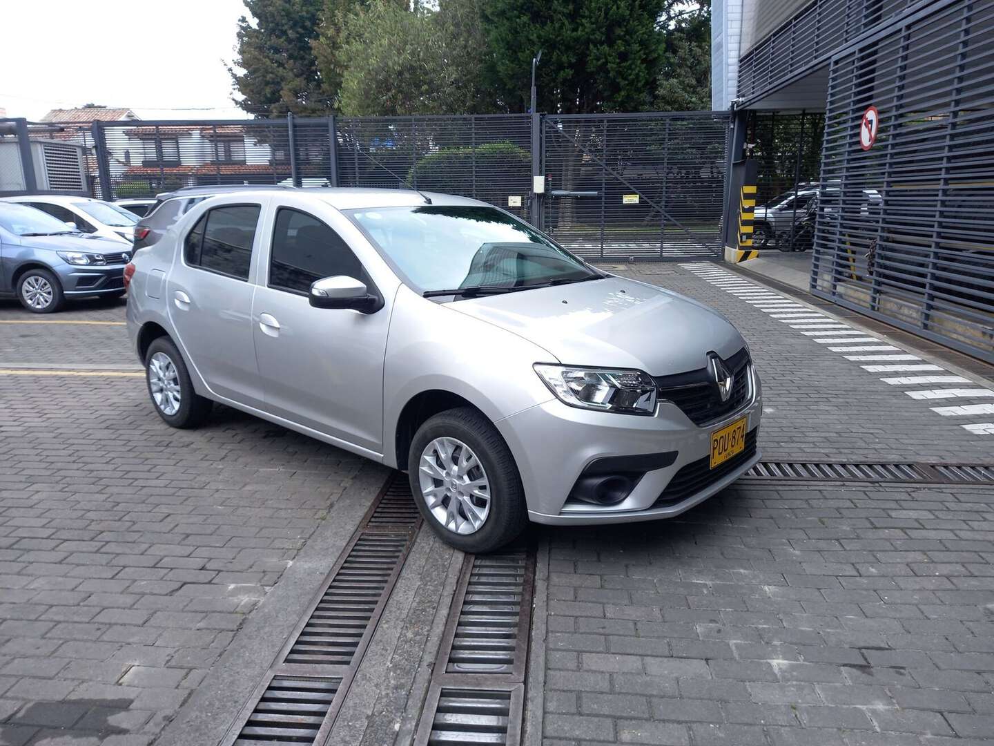 Renault - Logan - 2026