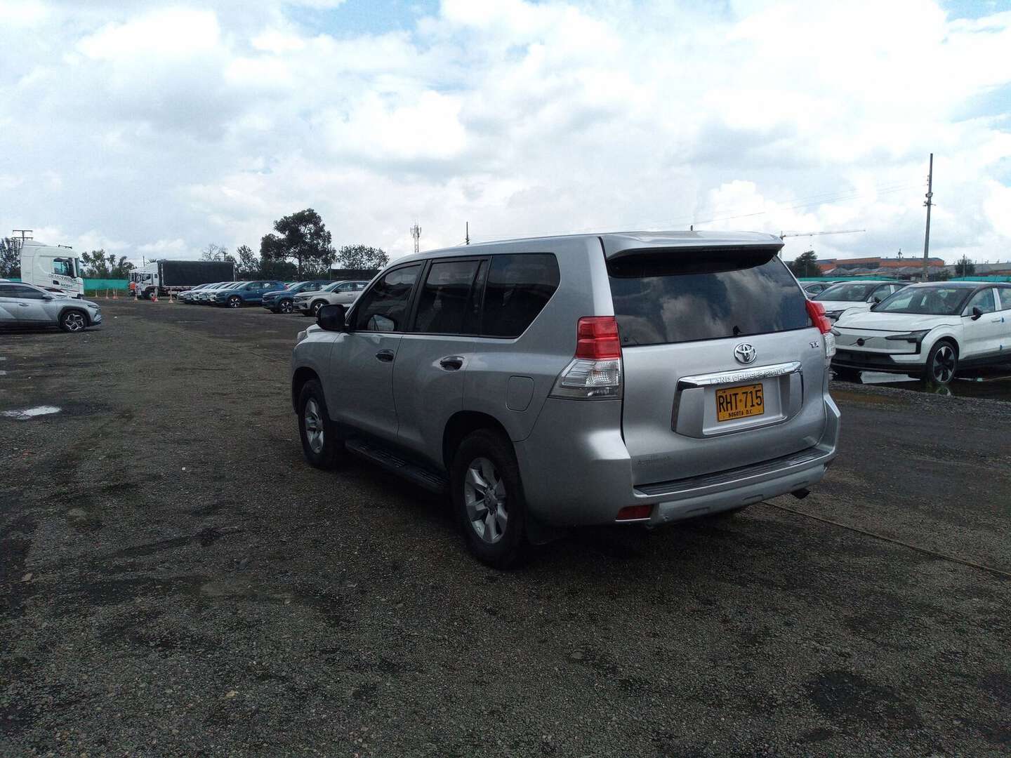 Toyota - Prado - 2011