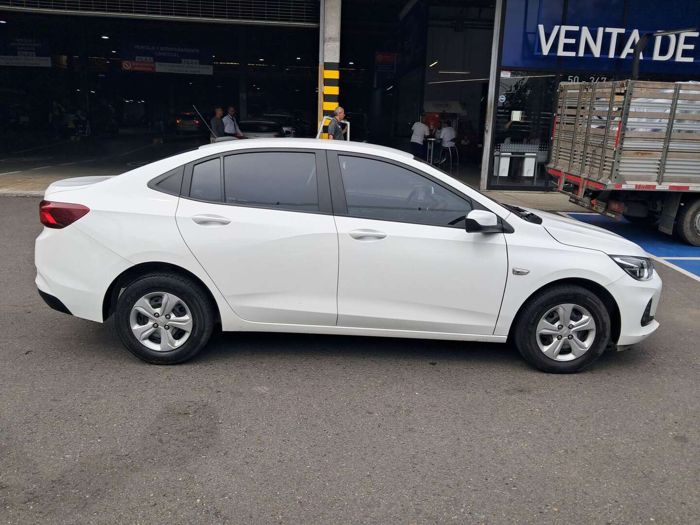 Chevrolet - Onix - 2025
