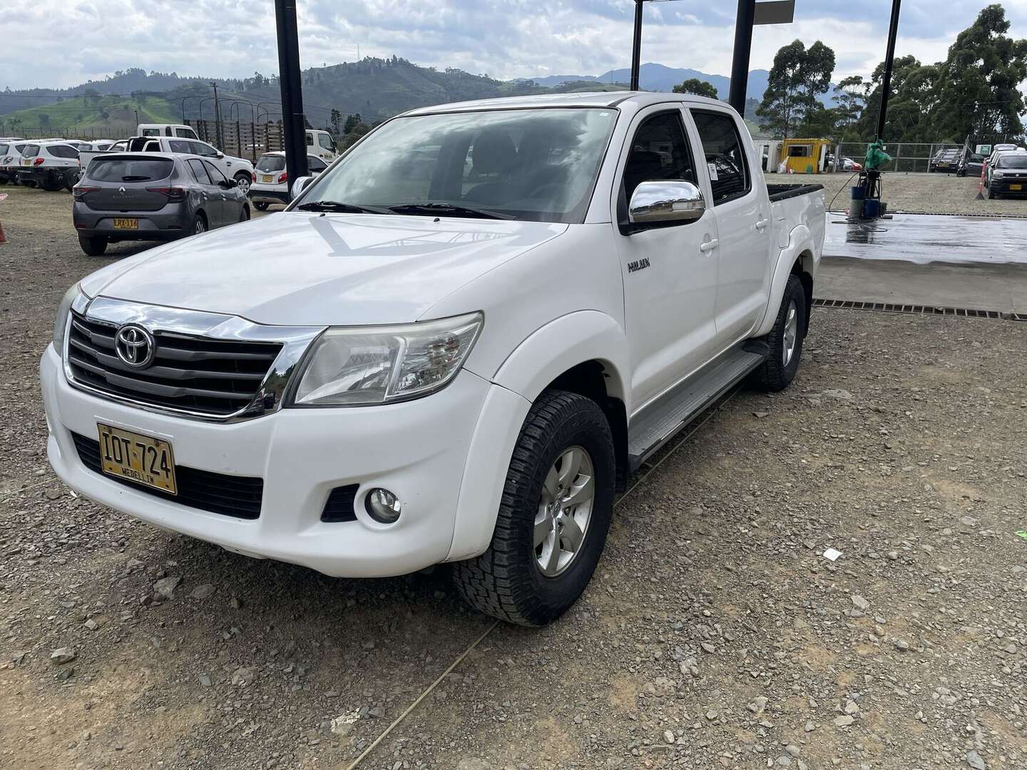 Toyota - Hilux - 2016