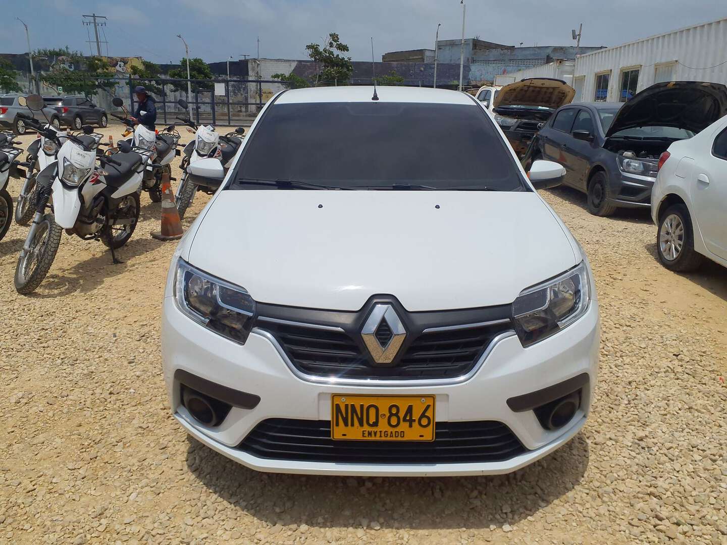 Renault - Logan - 2024