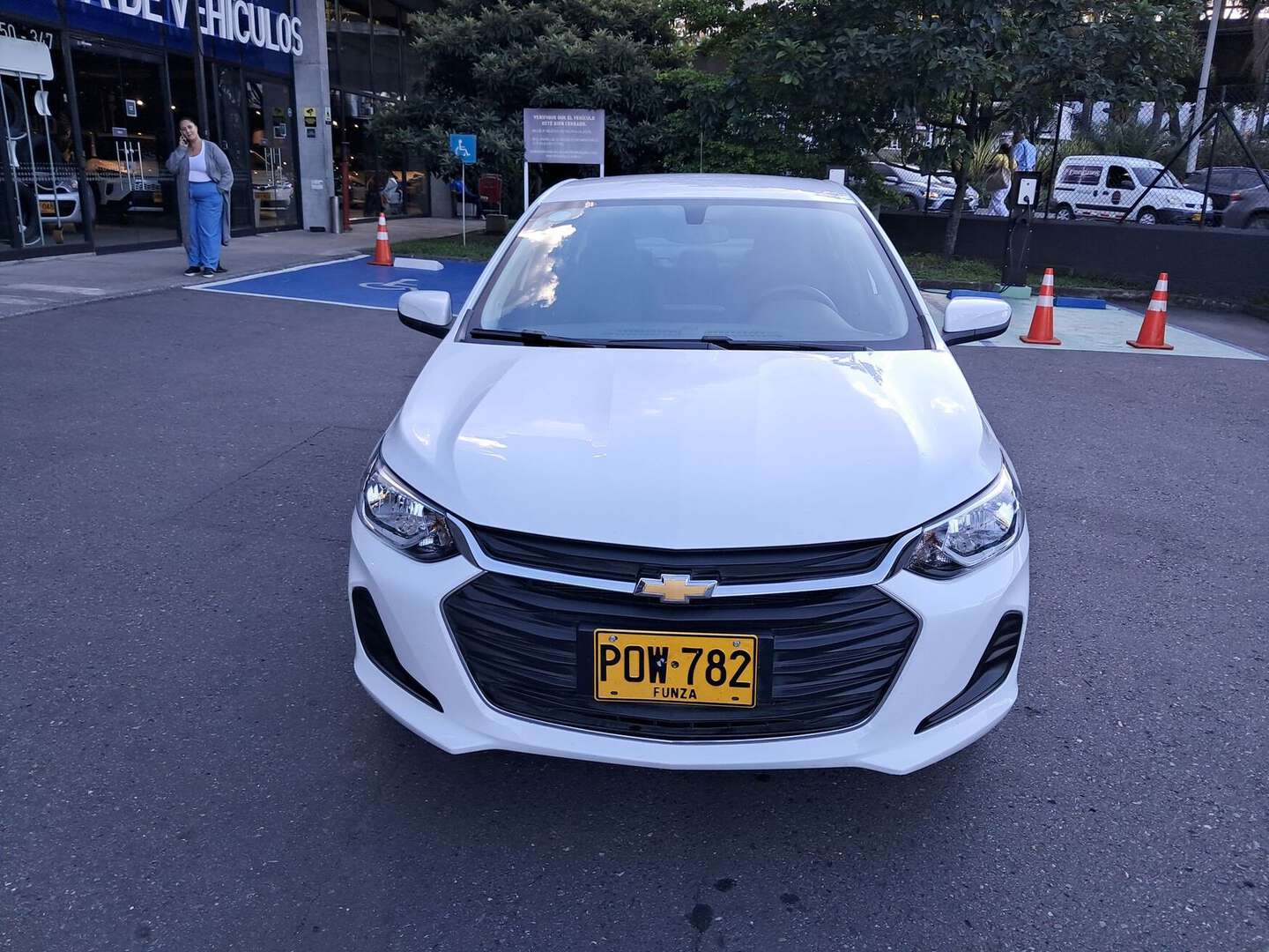 Chevrolet - Onix - 2025