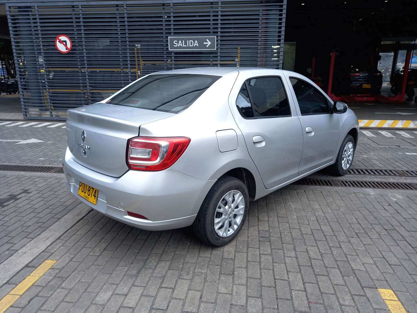 Renault - Logan - 2026