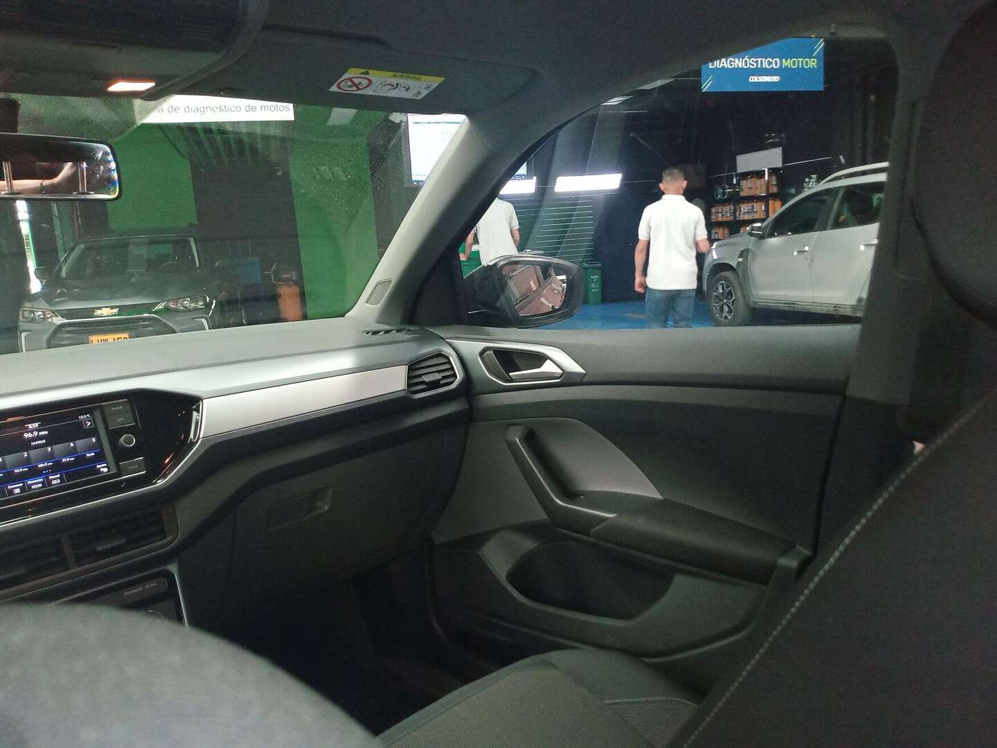 Volkswagen - T-Cross - 2024
