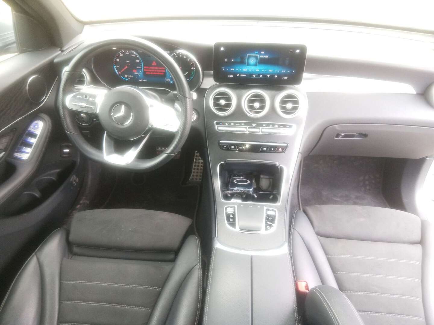 Mercedes Benz - GLC300E - 2022