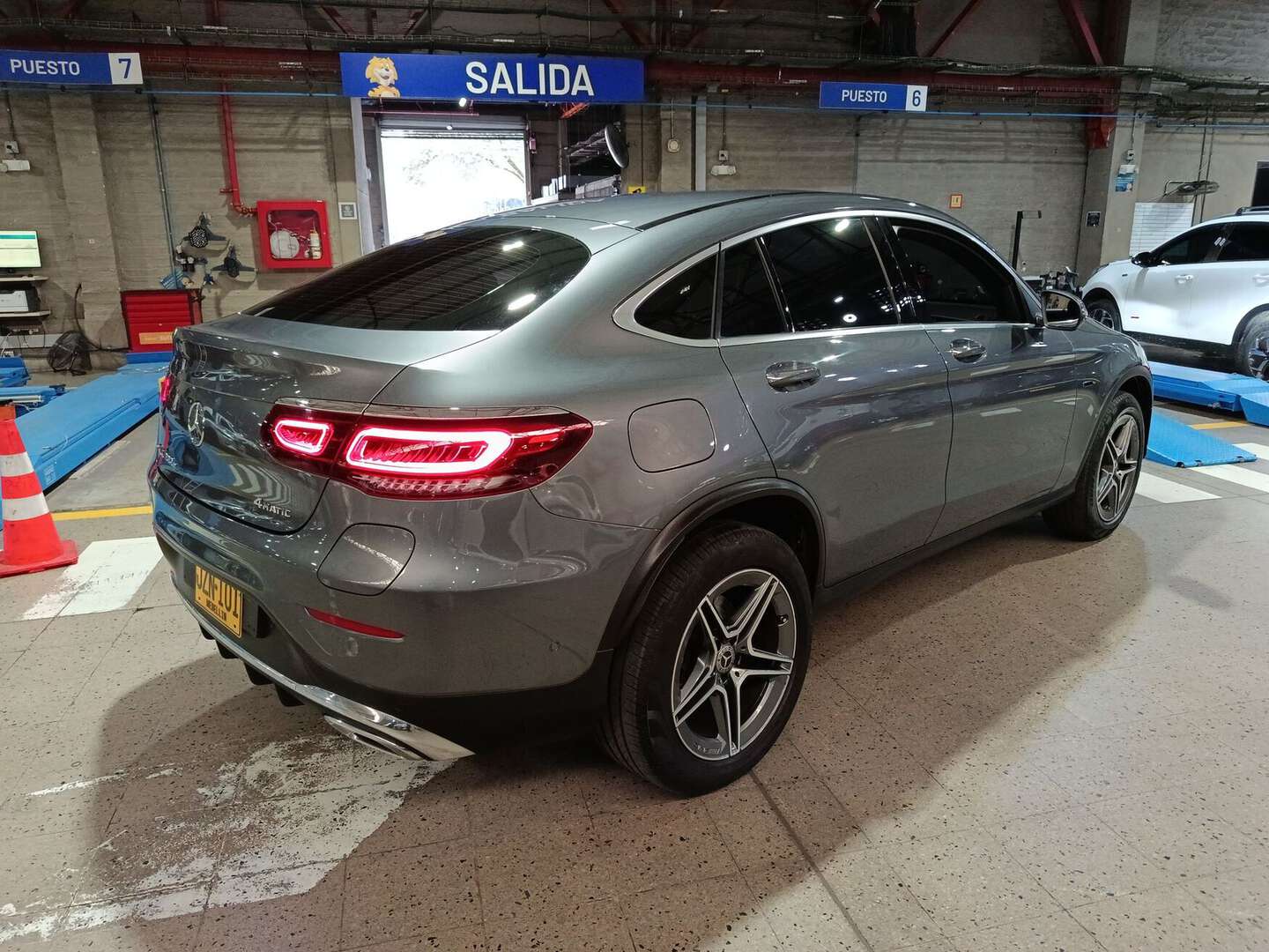 Mercedes Benz - GLC300E - 2022