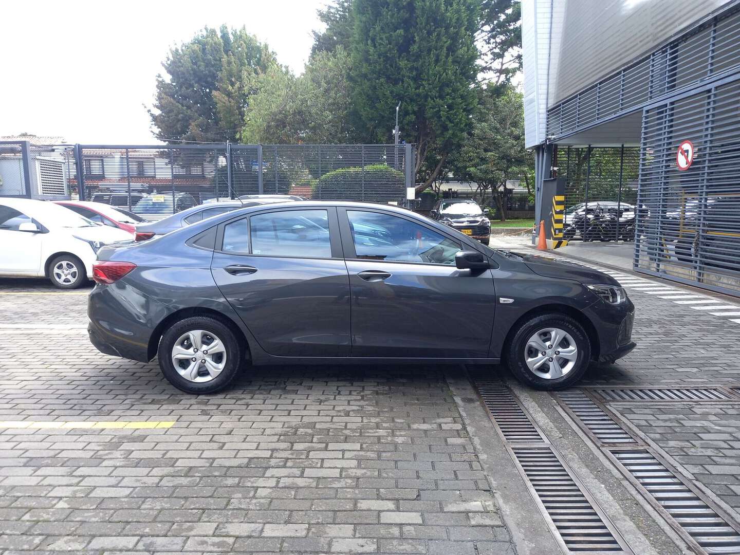 Chevrolet - Onix - 2025