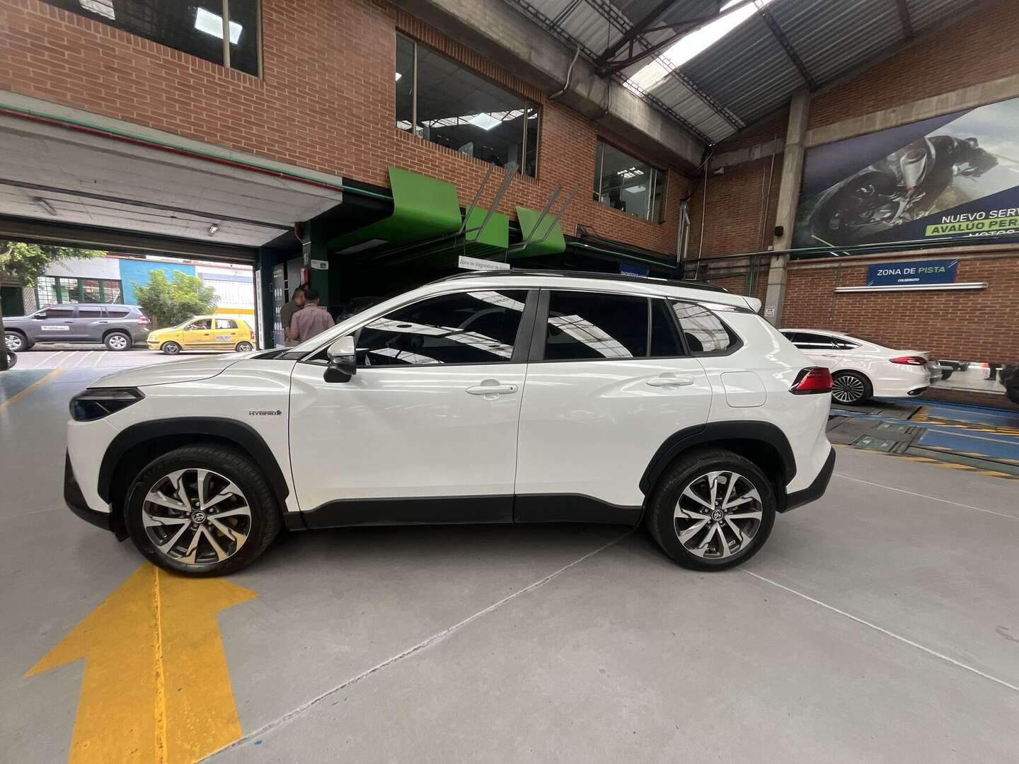 Toyota - Corolla Cross - 2024