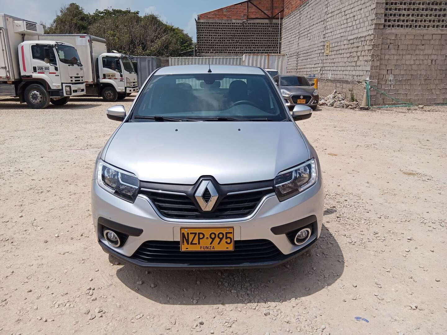 Renault - Logan - 2026
