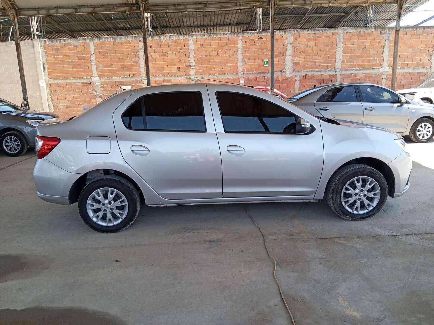 Renault - Logan - 2026