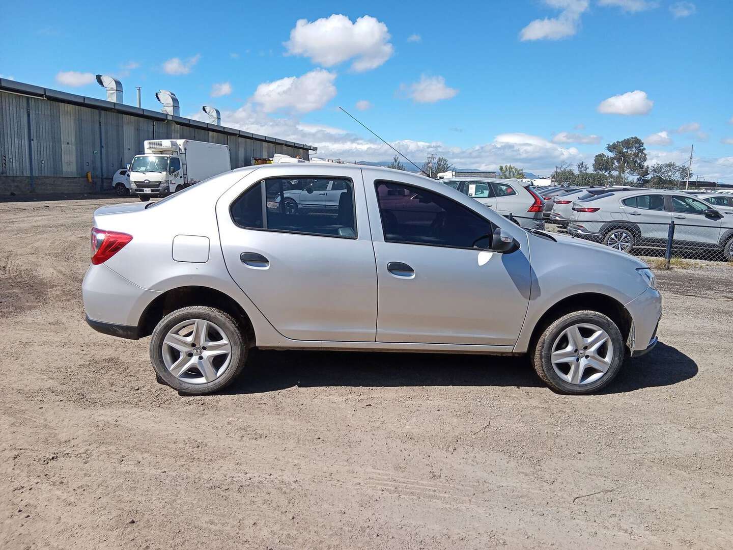 Renault - Logan - 2023