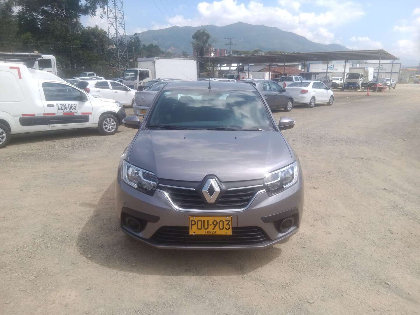 Renault - Logan - 2026