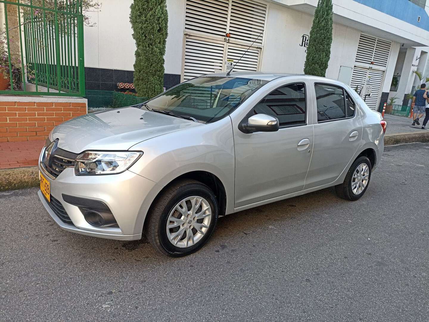 Renault - Logan - 2026