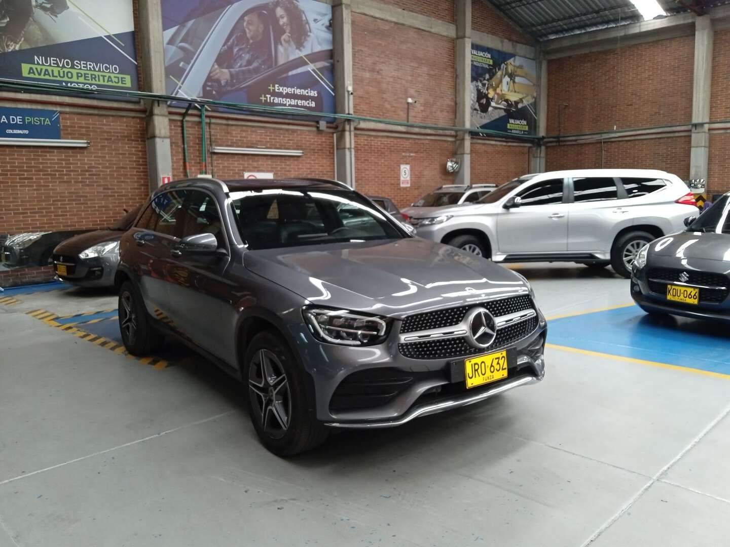 Mercedes Benz - GLC300E - 2022