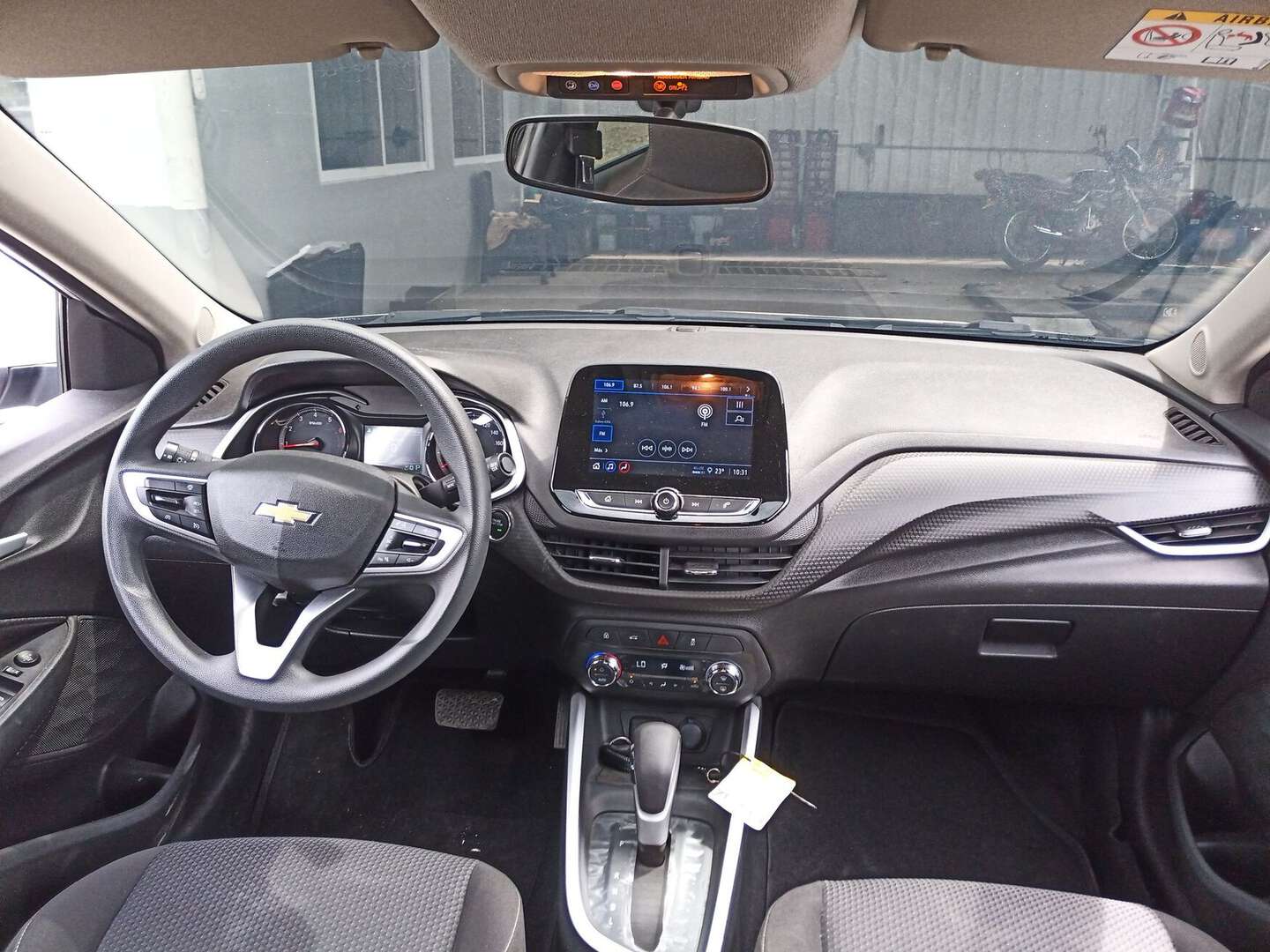 Chevrolet - Onix - 2023