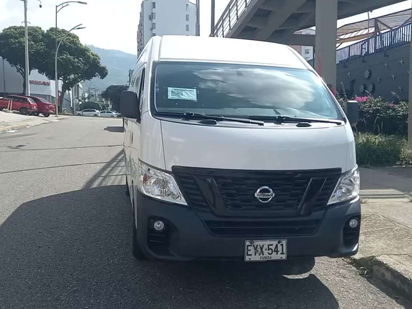 Nissan - Urvan - 2019
